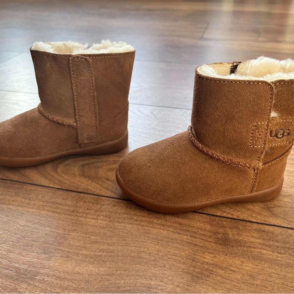 Toddler Uggs-size 6